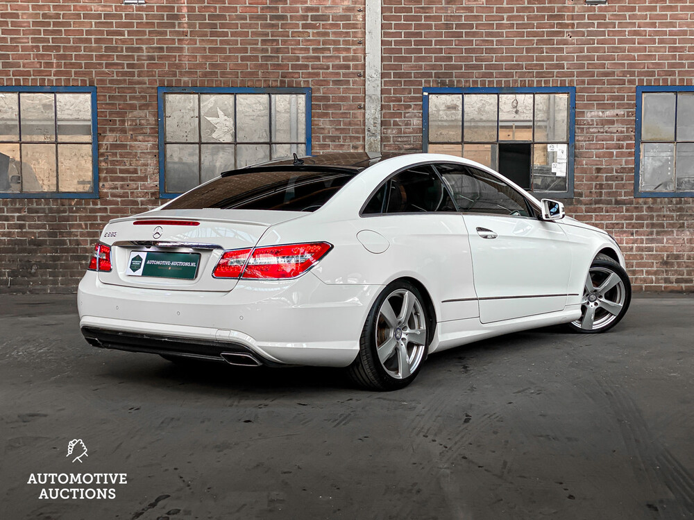 Mercedes-Benz E500 AMG 7G-TRONIC PLUS Coupé 388hp 2010