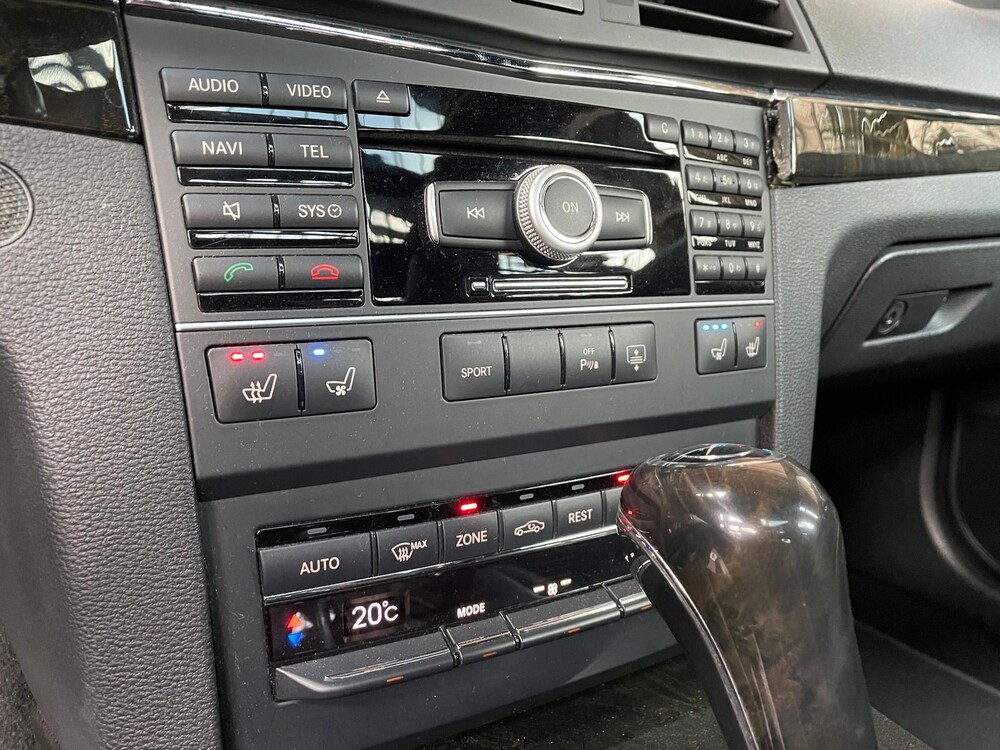 Mercedes-Benz E500 AMG 7G-TRONIC PLUS Coupé 388hp 2010