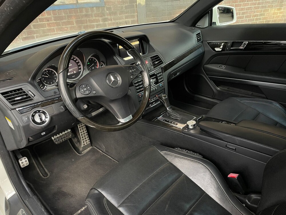 Mercedes-Benz E500 AMG 7G-TRONIC PLUS Coupé 388hp 2010