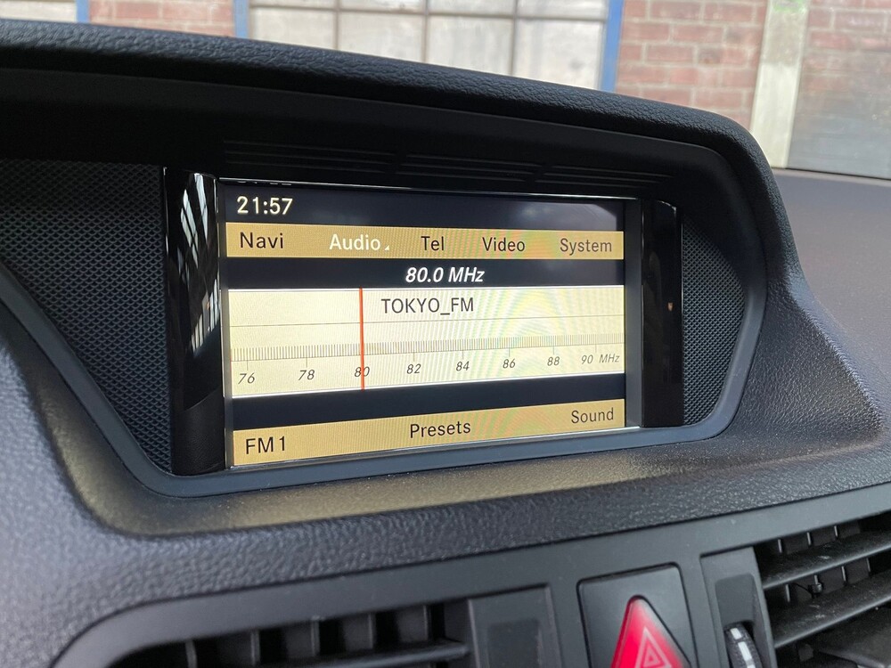 Mercedes-Benz E500 AMG 7G-TRONIC PLUS Coupé 388hp 2010