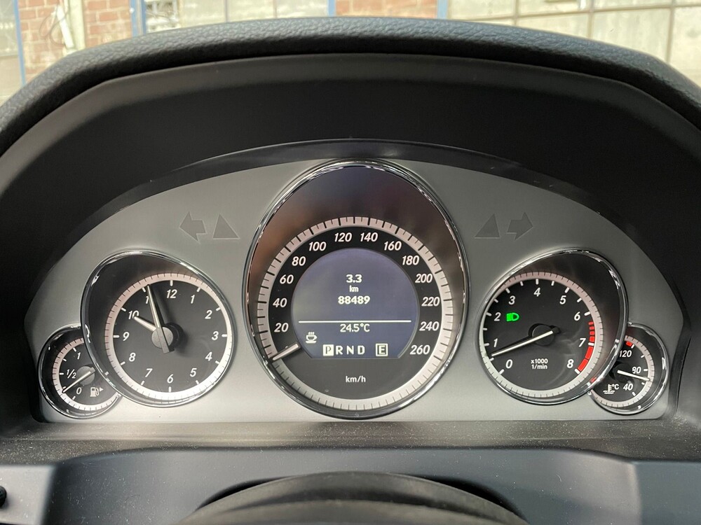 Mercedes-Benz E500 AMG 7G-TRONIC PLUS Coupé 388hp 2010