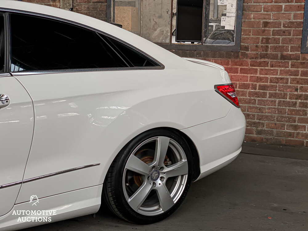 Mercedes-Benz E500 AMG 7G-TRONIC PLUS Coupé 388hp 2010