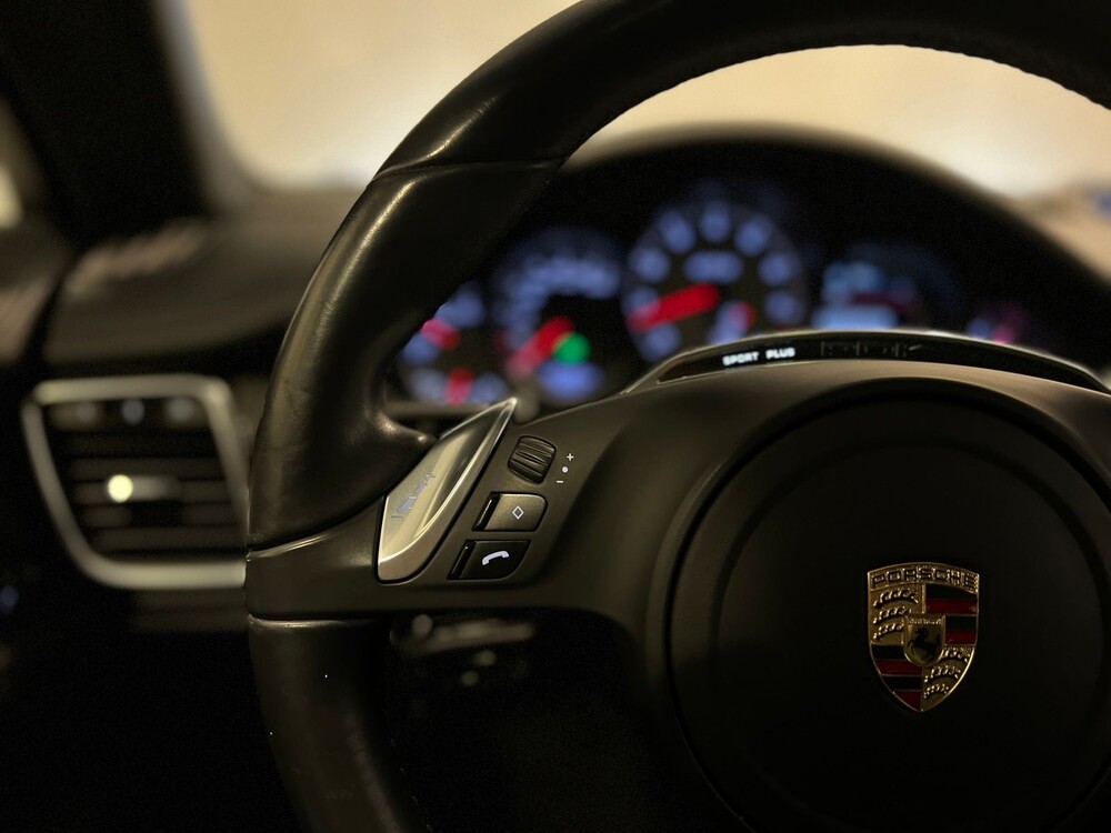 Porsche Panamera GTS 4.8 V8 430pk Sport-Chrono 2012 -Orig.  NL-, 84-XRP-5