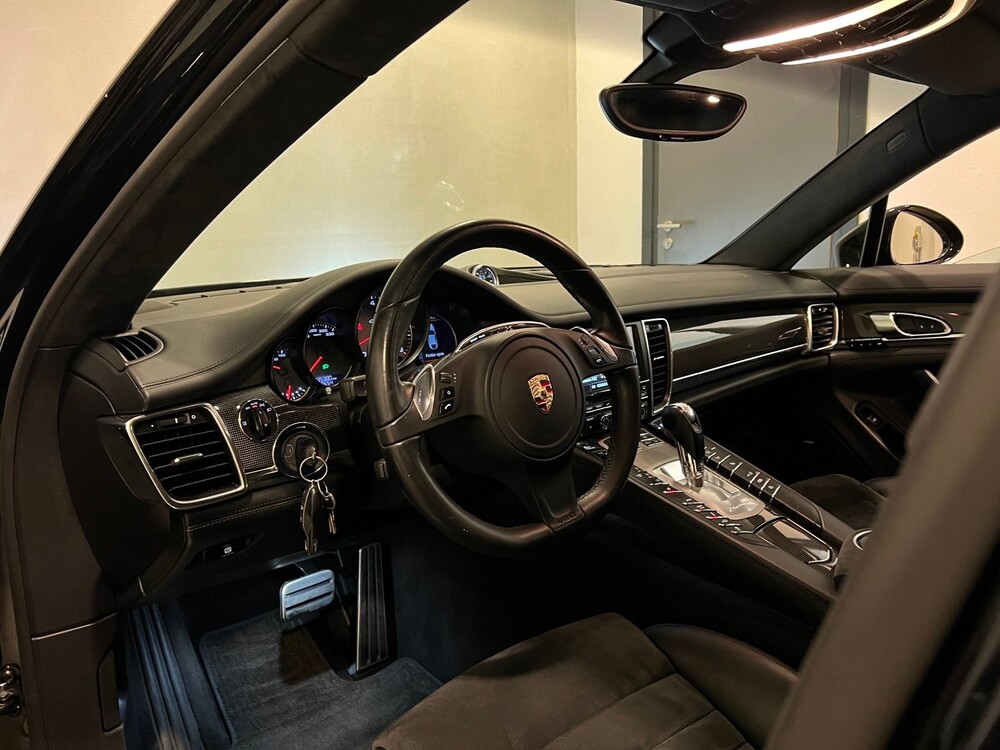 Porsche Panamera GTS 4.8 V8 430pk Sport-Chrono 2012 -Orig.  NL-, 84-XRP-5