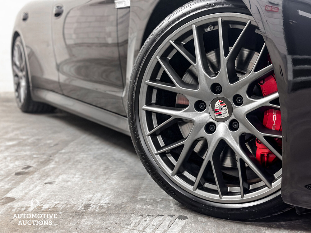 Porsche Panamera GTS 4.8 V8 430pk Sport-Chrono 2012 -Orig.  NL-, 84-XRP-5