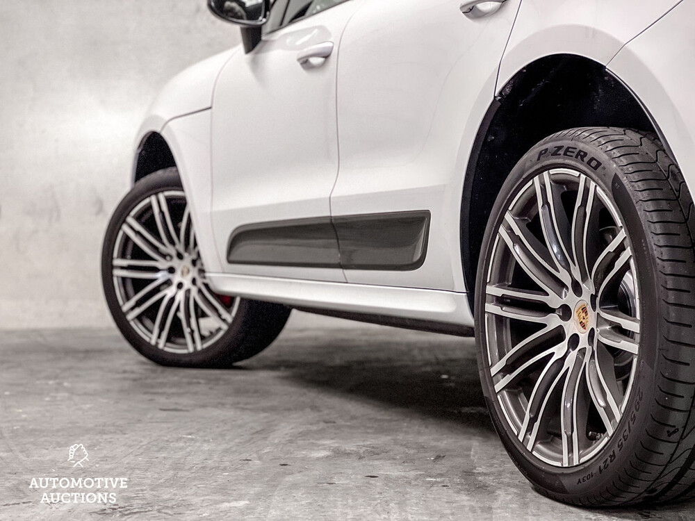 Porsche Macan Turbo 3.6 V6 400pk Sport-Design Sport-Chrono CARBON 2014, XF-975-G