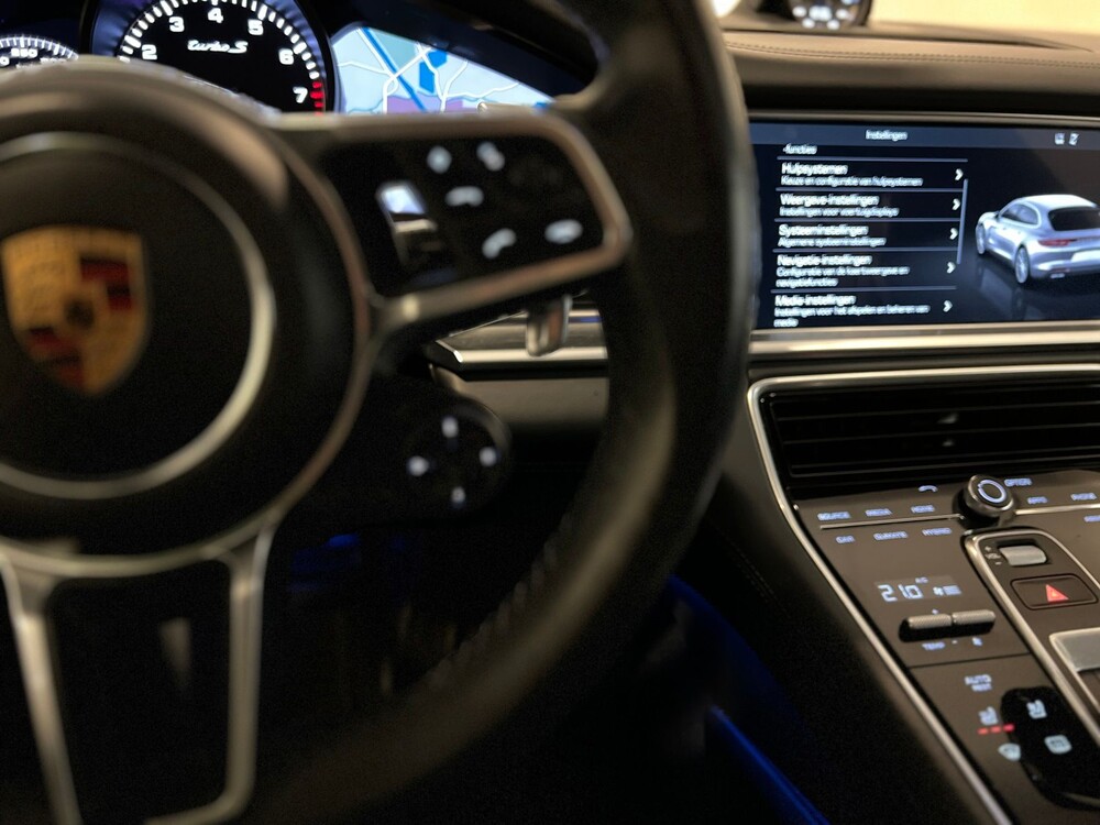 Porsche Panamera Sport Turismo Turbo S E-Hybrid 4.0 V8 680PS 2018 -orig. NL-, RP-882-P