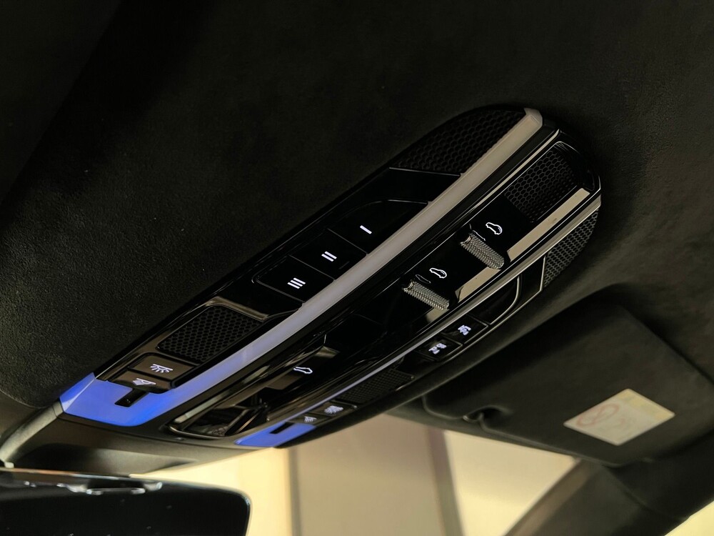 Porsche Panamera Sport Turismo Turbo S E-Hybrid 4.0 V8 680PS 2018 -orig. NL-, RP-882-P