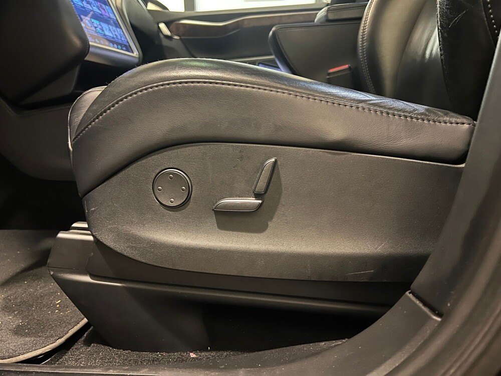 Tesla Model X 75d 6-Persoons 333pk 2017 -Orig. NL-, PT-595-K