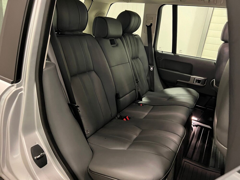 Land Rover Range Rover 4.4 V8 Vogue 386pk 2004 -Orig. NL-, 32-PP-PL -YOUNGTIMER-