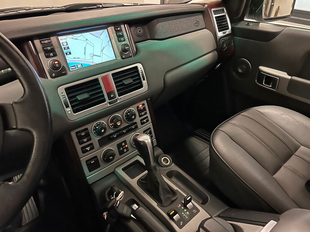 Land Rover Range Rover 4.4 V8 Vogue 386pk 2004 -Orig. NL-, 32-PP-PL -YOUNGTIMER-