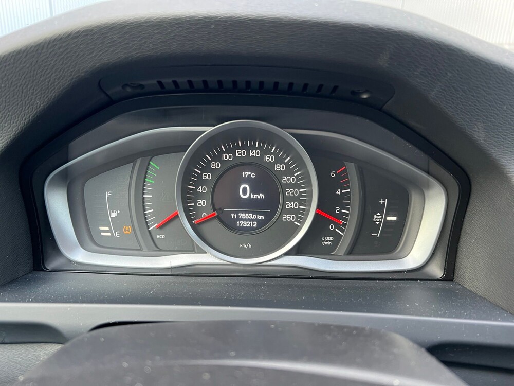 Volvo V60 2.0 D3 136pk 2015, ZN-778-S