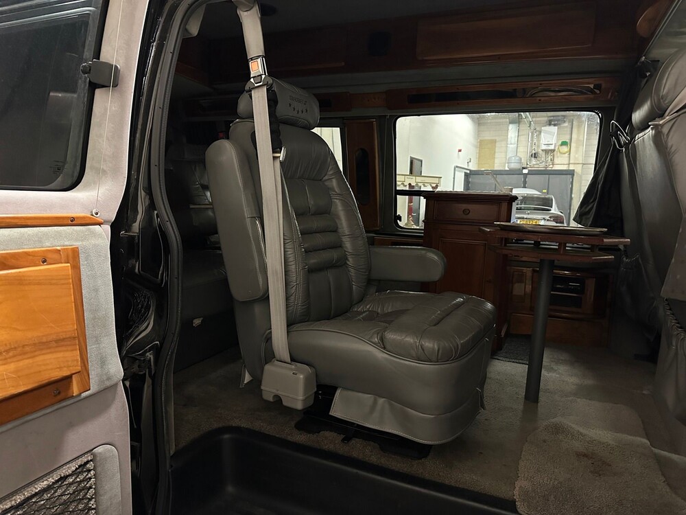 Chevrolet Starcraft 6.5 V8 218PS 2000 Kameercamper, T-567-BZ