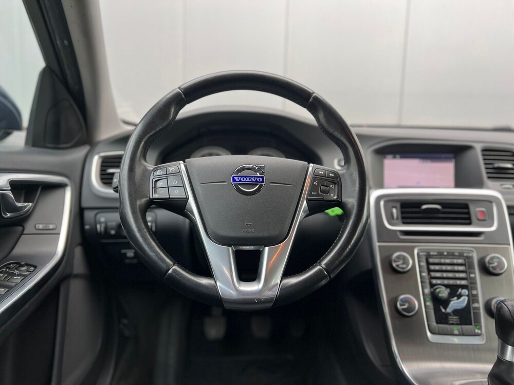 Volvo V60 1.6 T4 Momentum 179hp 2013, 06-ZRV-7