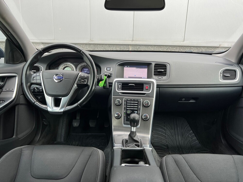 Volvo V60 1.6 T4 Momentum 179hp 2013, 06-ZRV-7