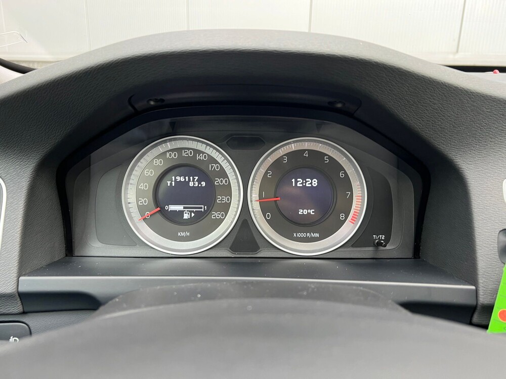 Volvo V60 1.6 T4 Momentum 179hp 2013, 06-ZRV-7