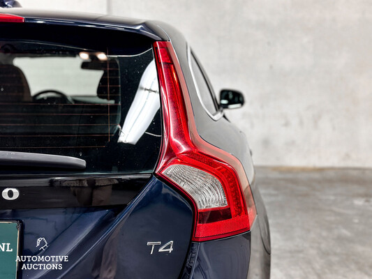 Volvo V60 1.6 T4 Momentum 179hp 2013, 06-ZRV-7