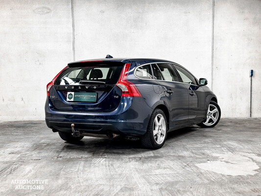 Volvo V60 1.6 T4 Momentum 179hp 2013, 06-ZRV-7