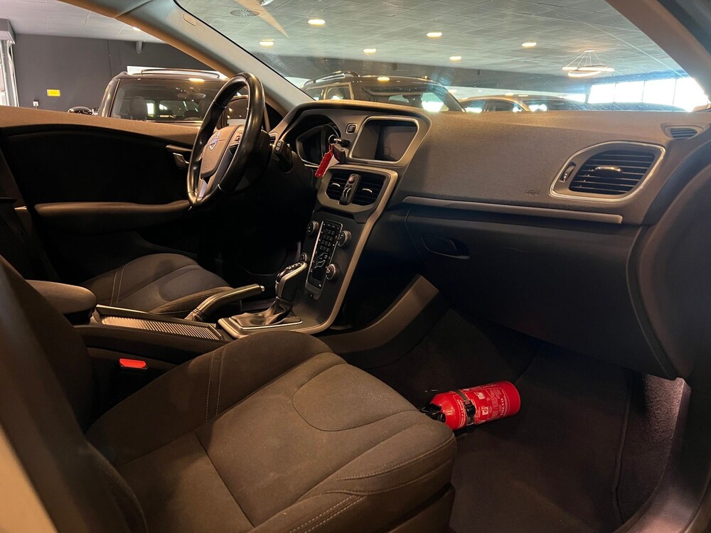 Volvo V40 1.6 D2 Momentum 114pk 2014 -AUTOMAAT-, GS-476-V