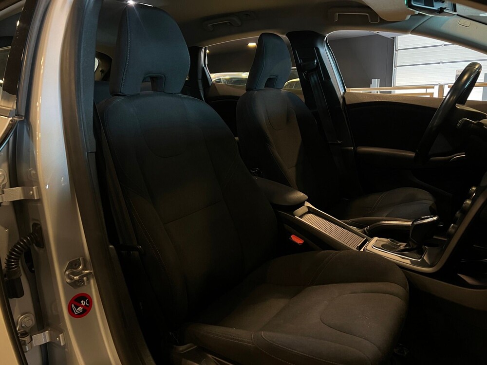 Volvo V40 1.6 D2 Momentum 114pk 2014 -AUTOMAAT-, GS-476-V