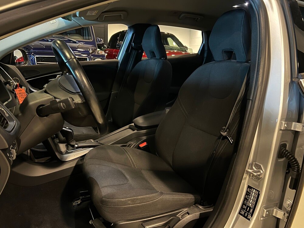 Volvo V40 1.6 D2 Momentum 114pk 2014 -AUTOMAAT-, GS-476-V