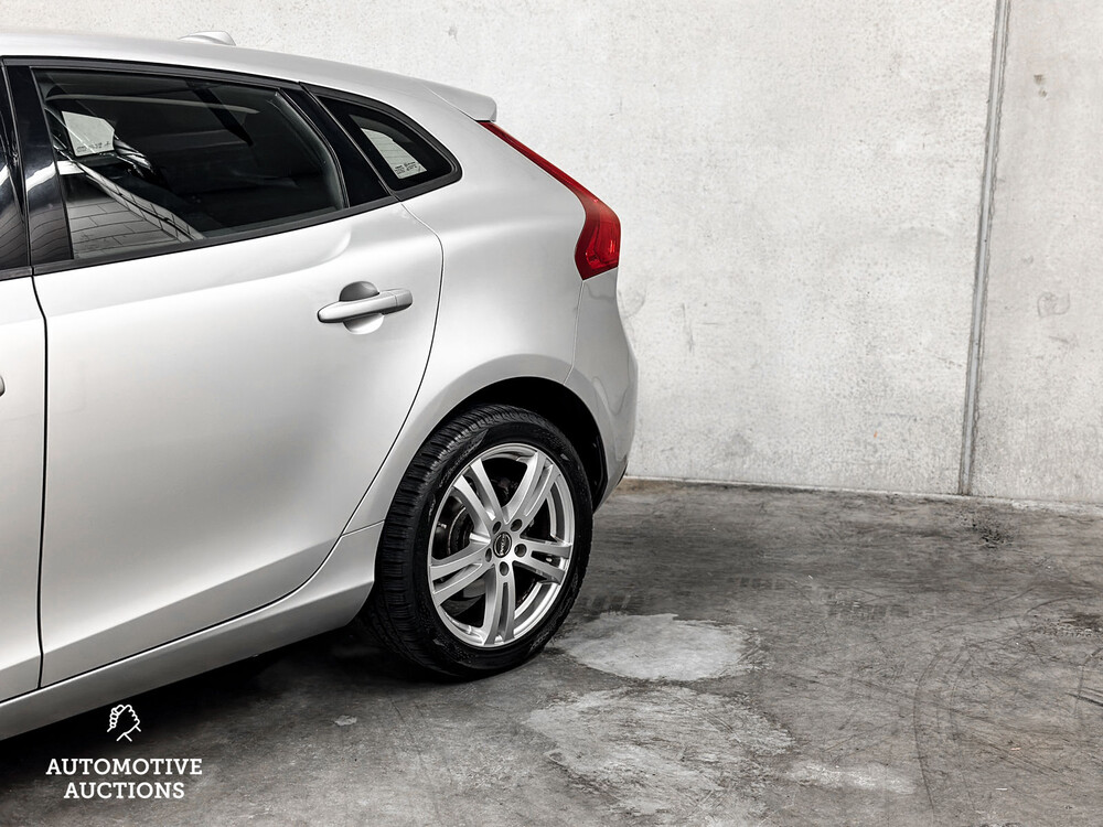 Volvo V40 1.6 D2 Momentum 114pk 2014 -AUTOMAAT-, GS-476-V