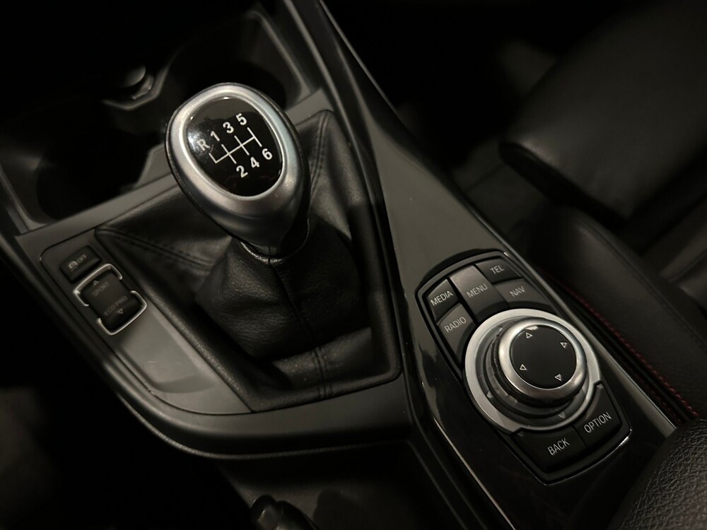 BMW 116i Sport Line Upgrade Edition 136pk 2012 1-serie -Orig. NL-, 54-XZF-8