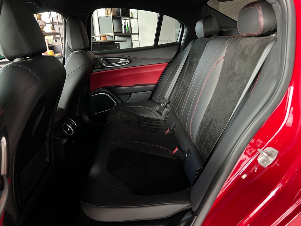 Alfa Romeo Giulia QUADRIFOGLIO 2.9 V6 510pk -HANDGESCHAKELD- 2017 -CARBON-, R-300-BB