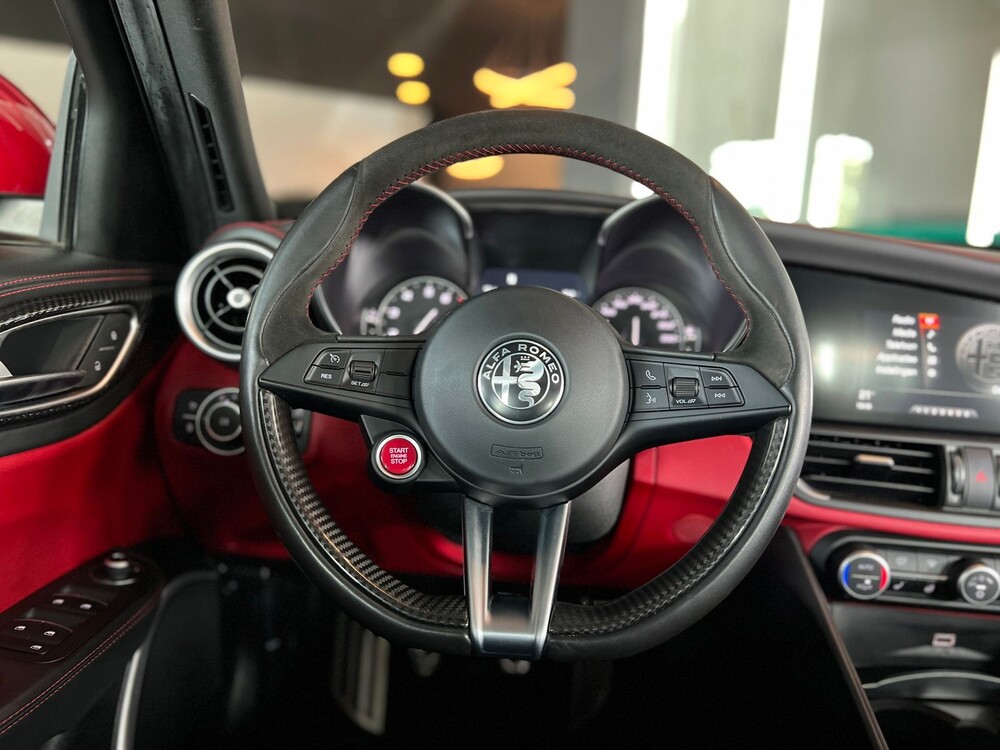 Alfa Romeo Giulia QUADRIFOGLIO 2.9 V6 510pk -HANDGESCHAKELD- 2017 -CARBON-, R-300-BB