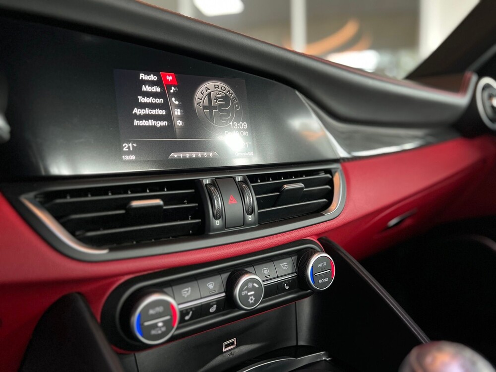 Alfa Romeo Giulia QUADRIFOGLIO 2.9 V6 510pk -HANDGESCHAKELD- 2017 -CARBON-, R-300-BB