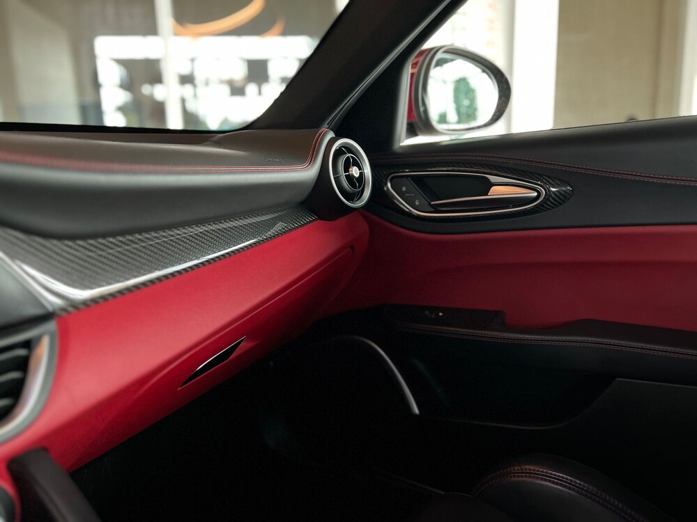 Alfa Romeo Giulia QUADRIFOGLIO 2.9 V6 510pk -HANDGESCHAKELD- 2017 -CARBON-, R-300-BB