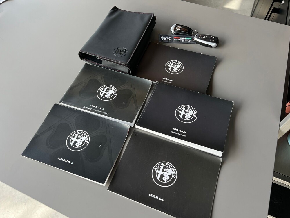 Alfa Romeo Giulia QUADRIFOGLIO 2.9 V6 510pk -HANDGESCHAKELD- 2017 -CARBON-, R-300-BB