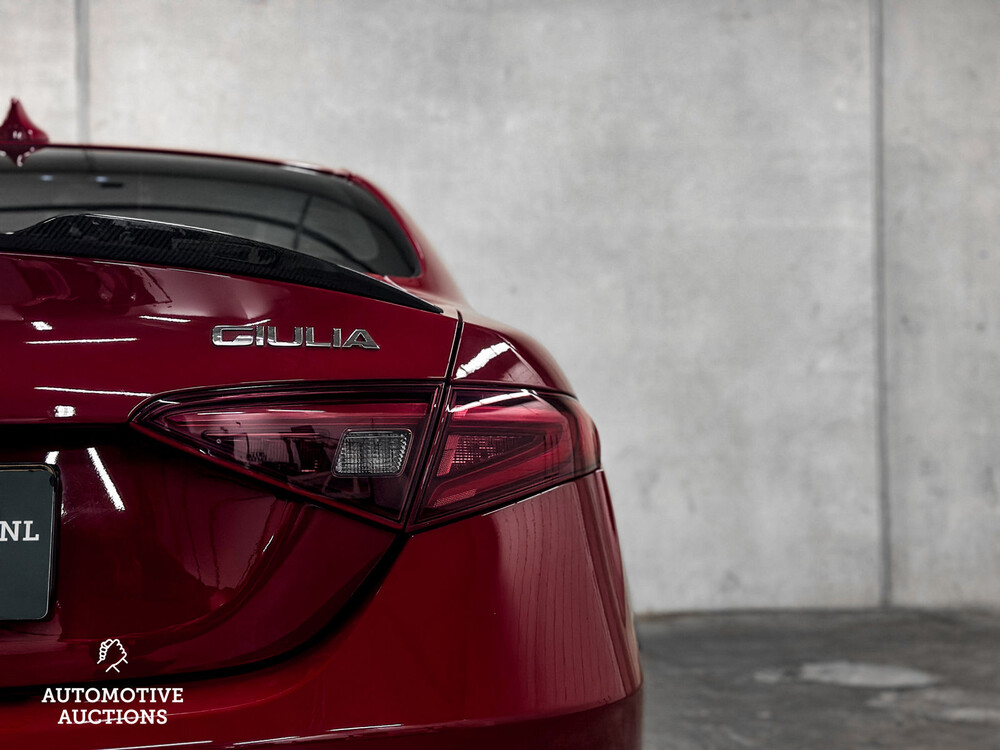 Alfa Romeo Giulia QUADRIFOGLIO 2.9 V6 510pk -HANDGESCHAKELD- 2017 -CARBON-, R-300-BB