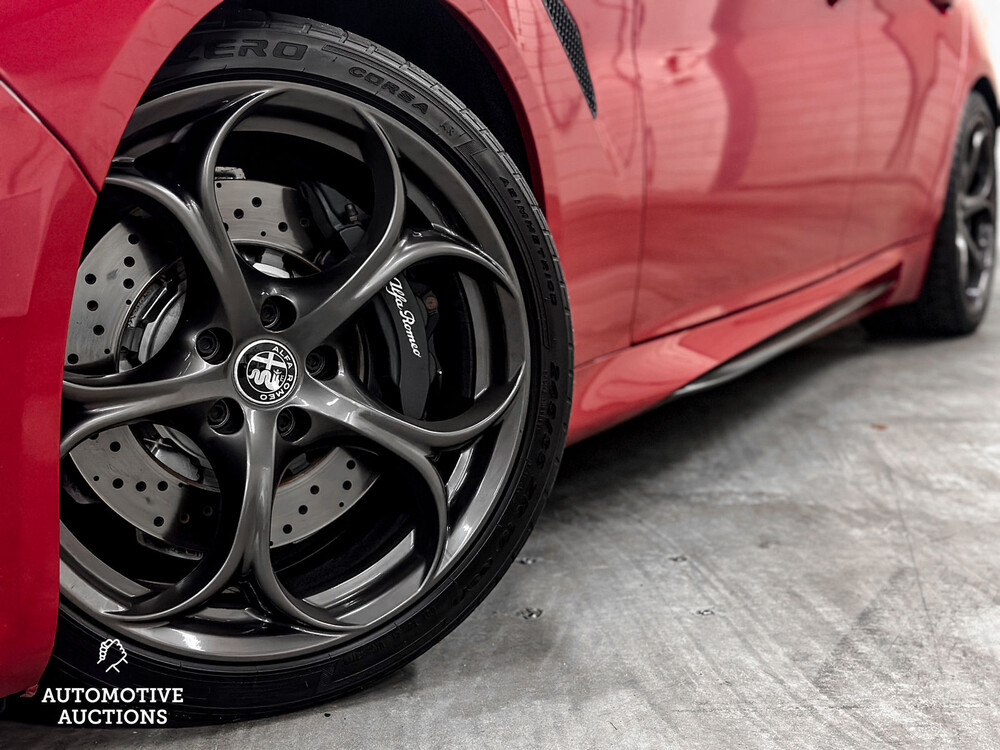 Alfa Romeo Giulia QUADRIFOGLIO 2.9 V6 510pk -HANDGESCHAKELD- 2017 -CARBON-, R-300-BB