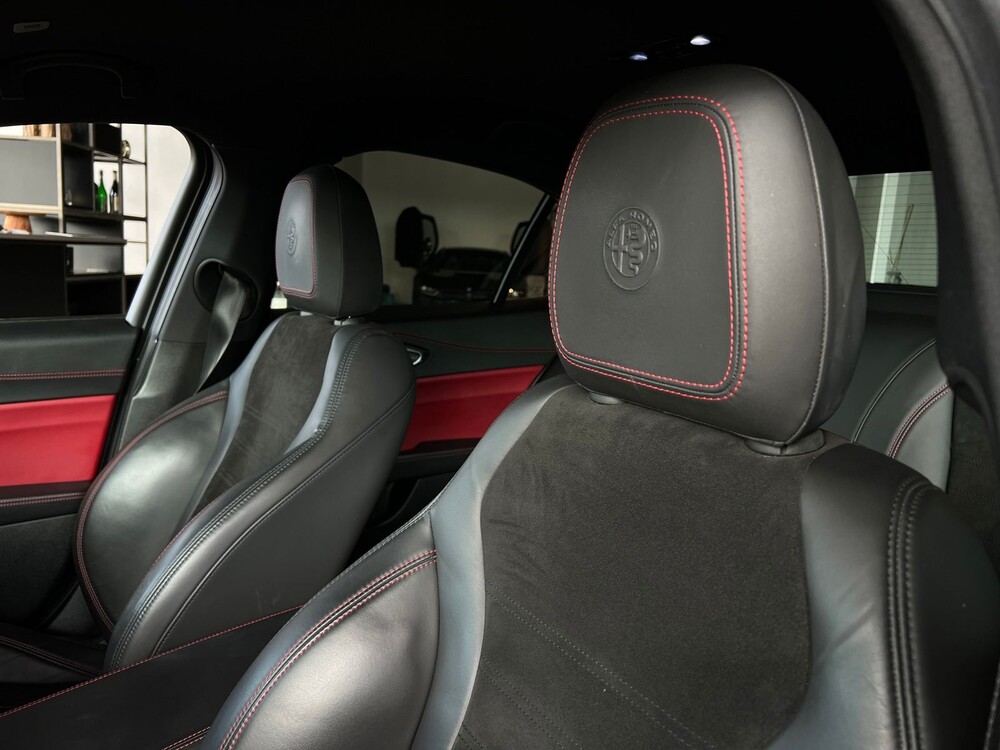 Alfa Romeo Giulia QUADRIFOGLIO 2.9 V6 510pk -HANDGESCHAKELD- 2017 -CARBON-, R-300-BB