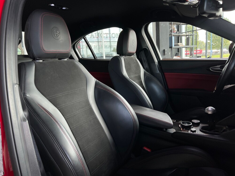 Alfa Romeo Giulia QUADRIFOGLIO 2.9 V6 510pk -HANDGESCHAKELD- 2017 -CARBON-, R-300-BB