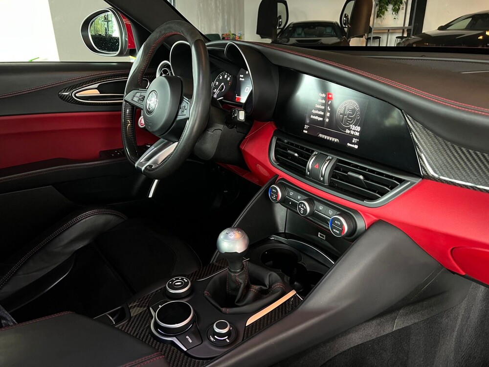 Alfa Romeo Giulia QUADRIFOGLIO 2.9 V6 510pk -HANDGESCHAKELD- 2017 -CARBON-, R-300-BB