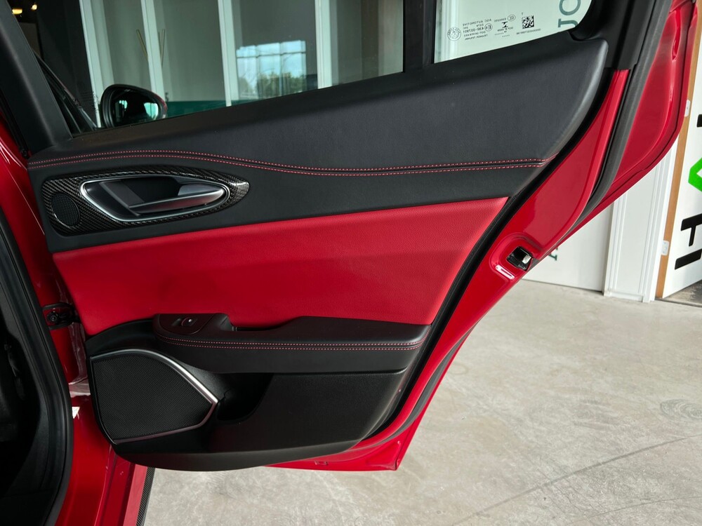 Alfa Romeo Giulia QUADRIFOGLIO 2.9 V6 510pk -HANDGESCHAKELD- 2017 -CARBON-, R-300-BB