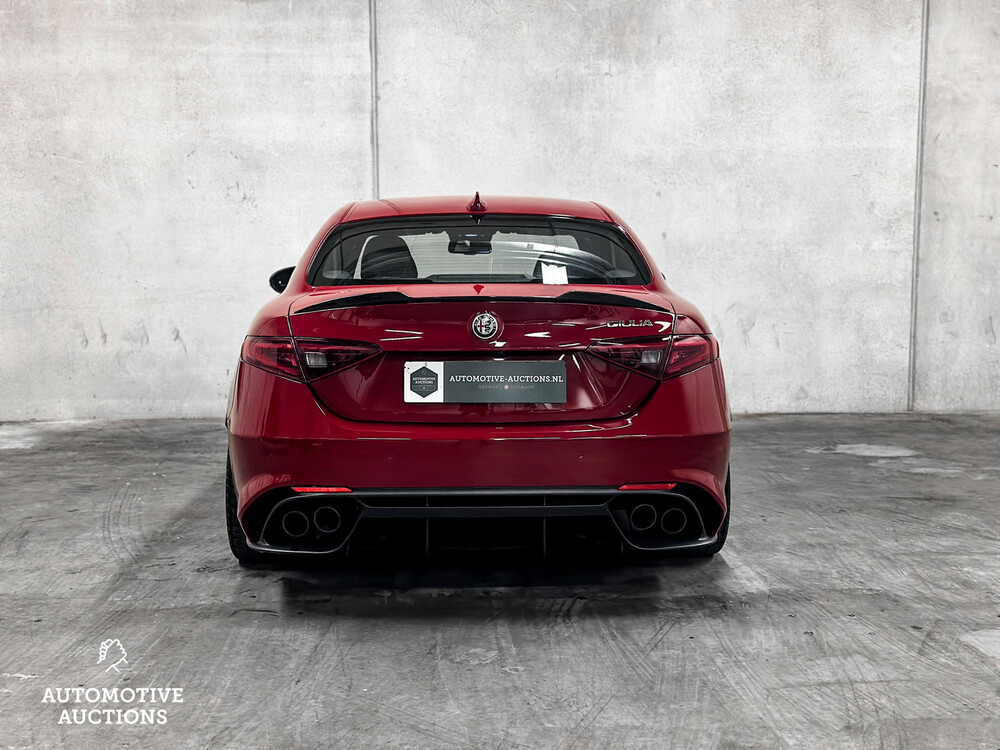 Alfa Romeo Giulia QUADRIFOGLIO 2.9 V6 510pk -HANDGESCHAKELD- 2017 -CARBON-, R-300-BB
