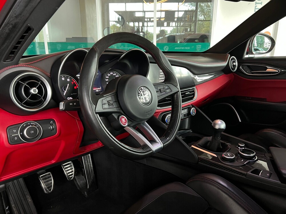 Alfa Romeo Giulia QUADRIFOGLIO 2.9 V6 510pk -HANDGESCHAKELD- 2017 -CARBON-, R-300-BB