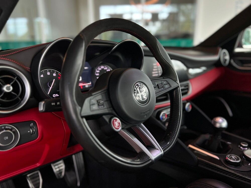 Alfa Romeo Giulia QUADRIFOGLIO 2.9 V6 510pk -HANDGESCHAKELD- 2017 -CARBON-, R-300-BB