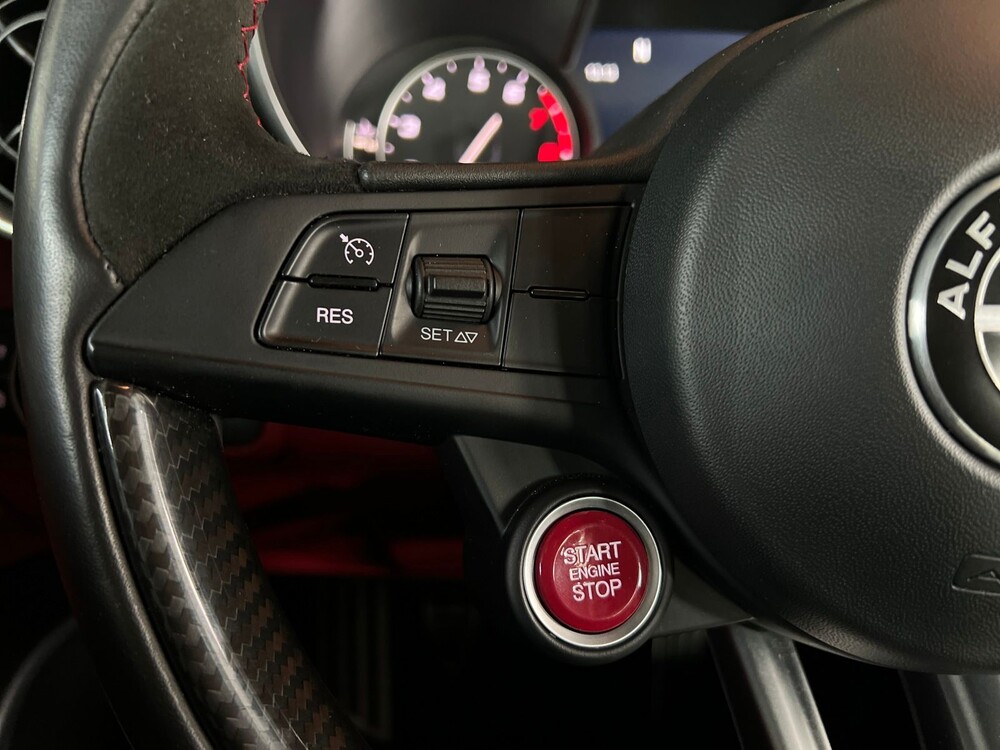 Alfa Romeo Giulia QUADRIFOGLIO 2.9 V6 510pk -HANDGESCHAKELD- 2017 -CARBON-, R-300-BB
