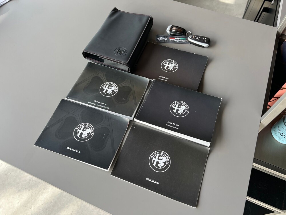 Alfa Romeo Giulia QUADRIFOGLIO 2.9 V6 510pk -HANDGESCHAKELD- 2017 -CARBON-, R-300-BB