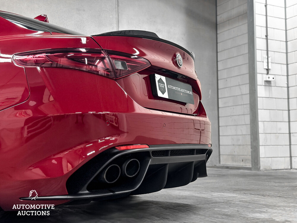 Alfa Romeo Giulia QUADRIFOGLIO 2.9 V6 510pk -HANDGESCHAKELD- 2017 -CARBON-, R-300-BB