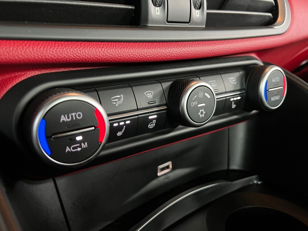 Alfa Romeo Giulia QUADRIFOGLIO 2.9 V6 510pk -HANDGESCHAKELD- 2017 -CARBON-, R-300-BB