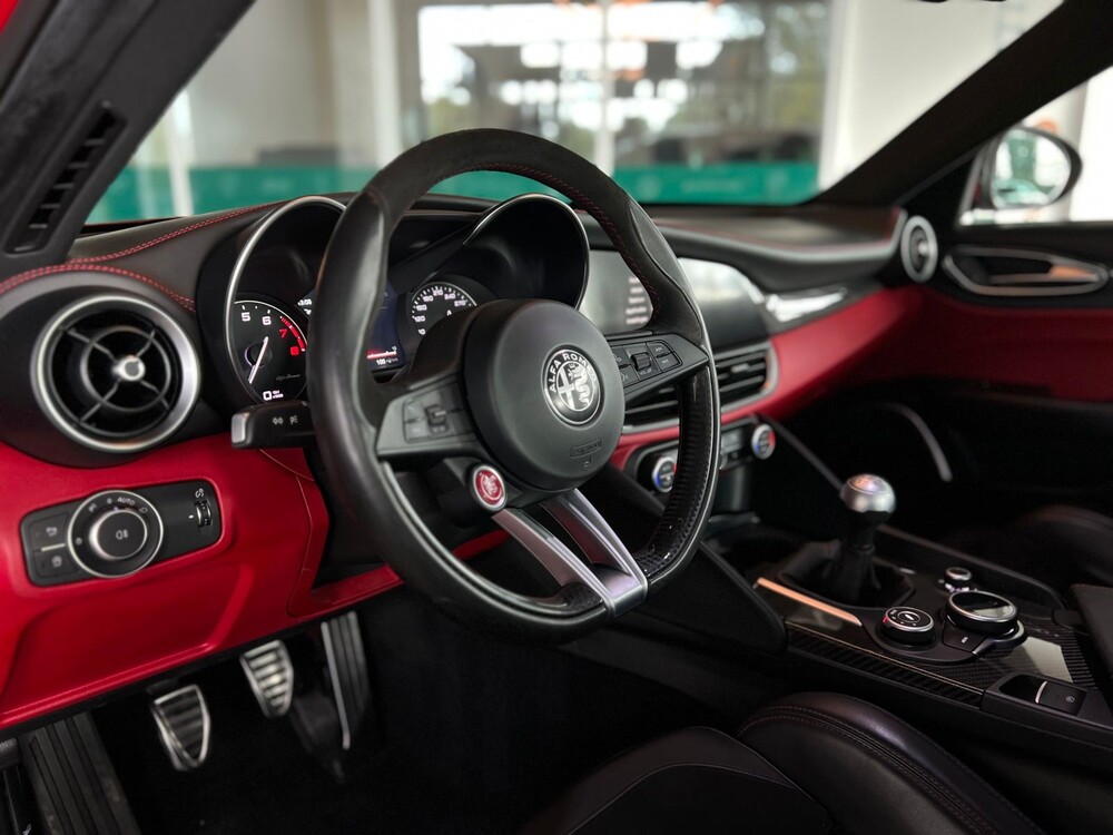 Alfa Romeo Giulia QUADRIFOGLIO 2.9 V6 510pk -HANDGESCHAKELD- 2017 -CARBON-, R-300-BB