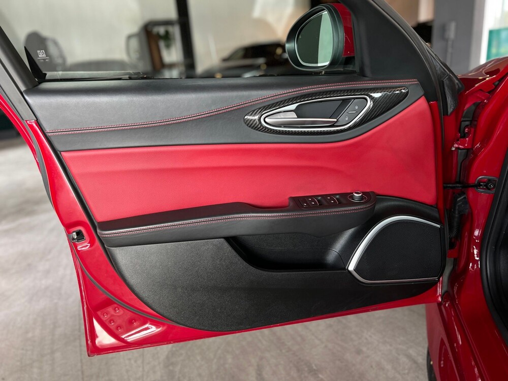 Alfa Romeo Giulia QUADRIFOGLIO 2.9 V6 510pk -HANDGESCHAKELD- 2017 -CARBON-, R-300-BB