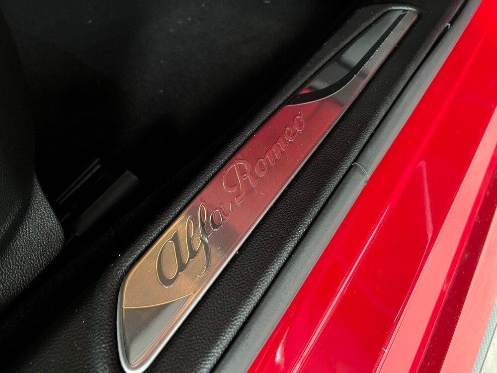 Alfa Romeo Giulia QUADRIFOGLIO 2.9 V6 510pk -HANDGESCHAKELD- 2017 -CARBON-, R-300-BB