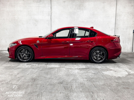 Alfa Romeo Giulia QUADRIFOGLIO 2.9 V6 510pk -HANDGESCHAKELD- 2017 -CARBON-, R-300-BB