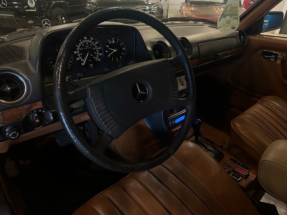 Mercedes-Benz 300CD C123 80hp 1979, 18-ZB-PX